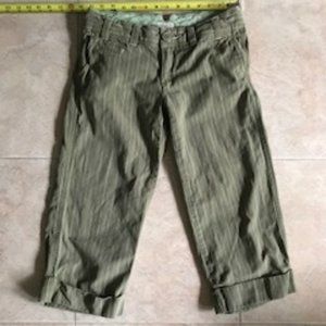 AE American Eagle Capris Size 2